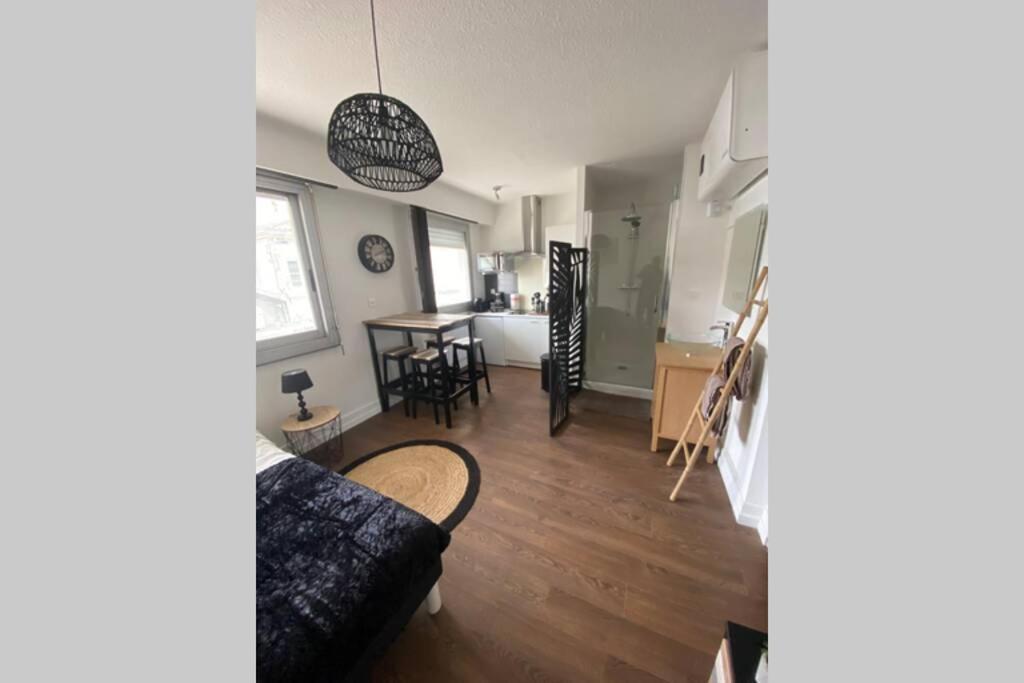 Le 13 Du Temple - Plein Coeur Centre Ville, Residence Privee, 5Mn Gare Sncf, Wifi Et Netflix Niort Eksteriør billede